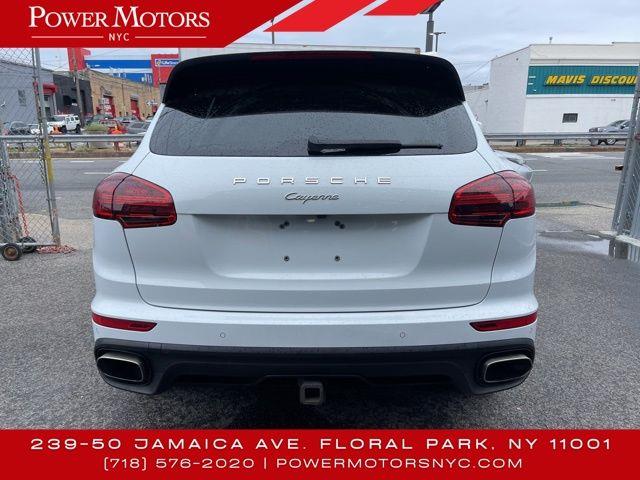 2017 Porsche Cayenne Platinum Edition photo
