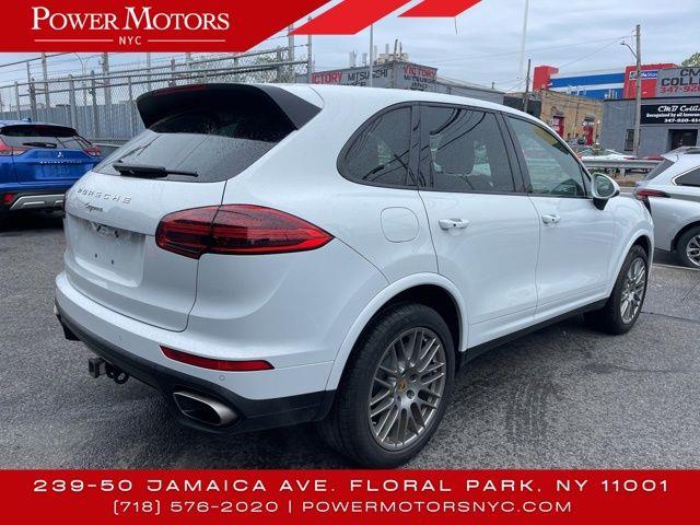 2017 Porsche Cayenne Platinum Edition photo