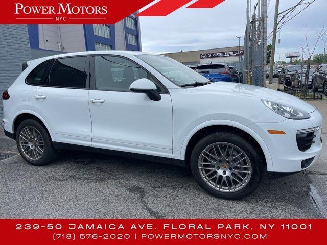 2017 Porsche Cayenne Platinum Edition photo