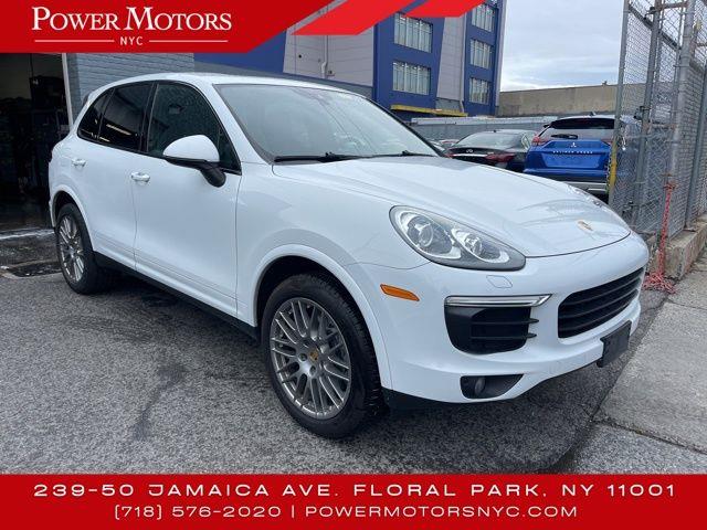 2017 Porsche Cayenne Platinum Edition photo