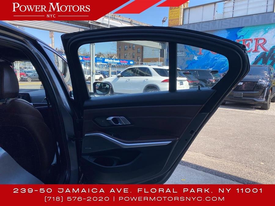 2019 BMW 3-Series 330i xDrive photo