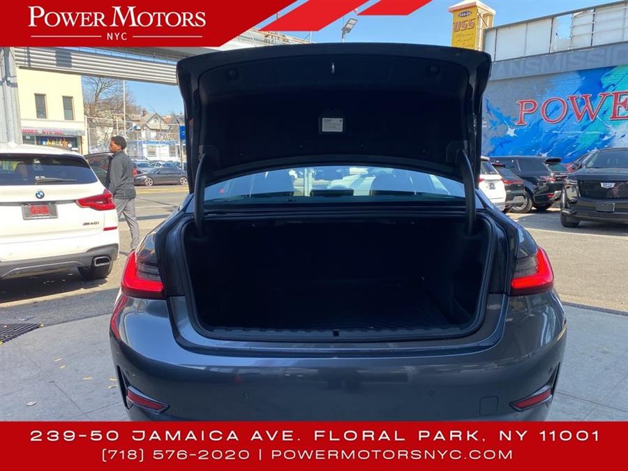 2019 BMW 3-Series 330i xDrive photo