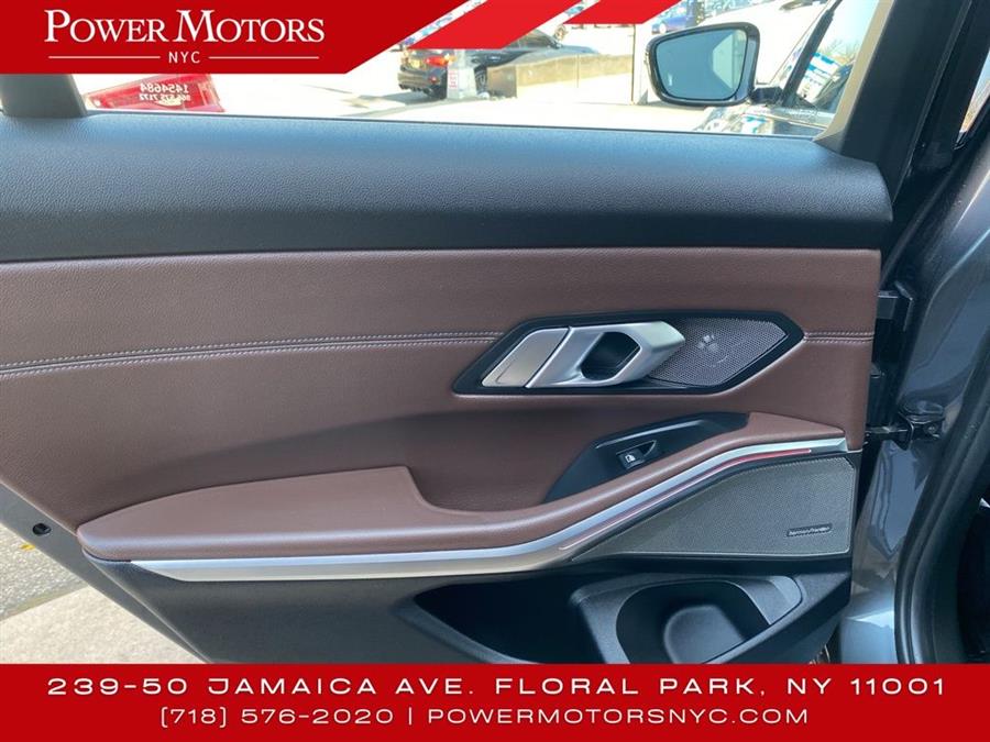 2019 BMW 3-Series 330i xDrive photo