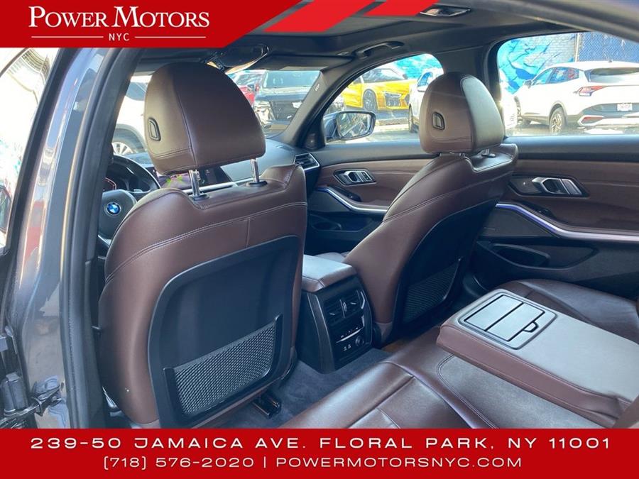 2019 BMW 3-Series 330i xDrive photo