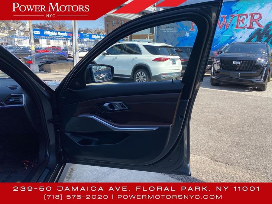 2019 BMW 3-Series 330i xDrive photo