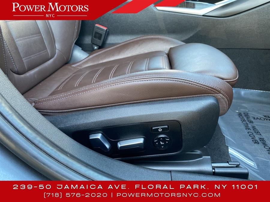 2019 BMW 3-Series 330i xDrive photo