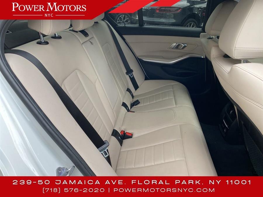 2020 BMW 3-Series 330i xDrive photo