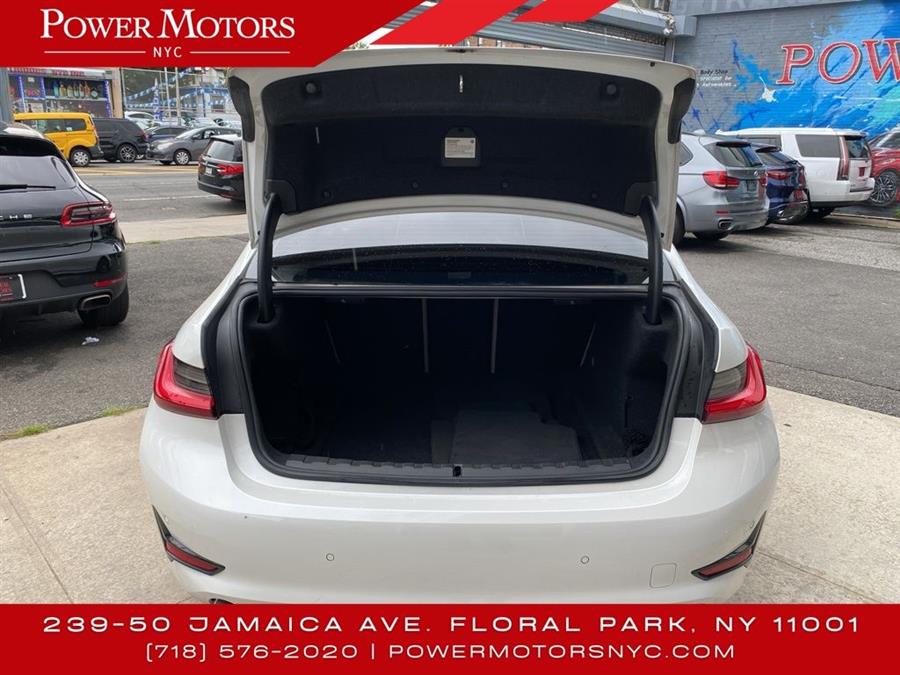 2020 BMW 3-Series 330i xDrive photo