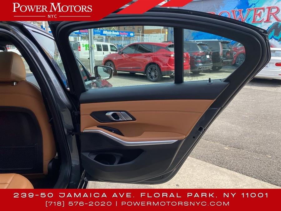 2020 BMW 3-Series 330i xDrive photo