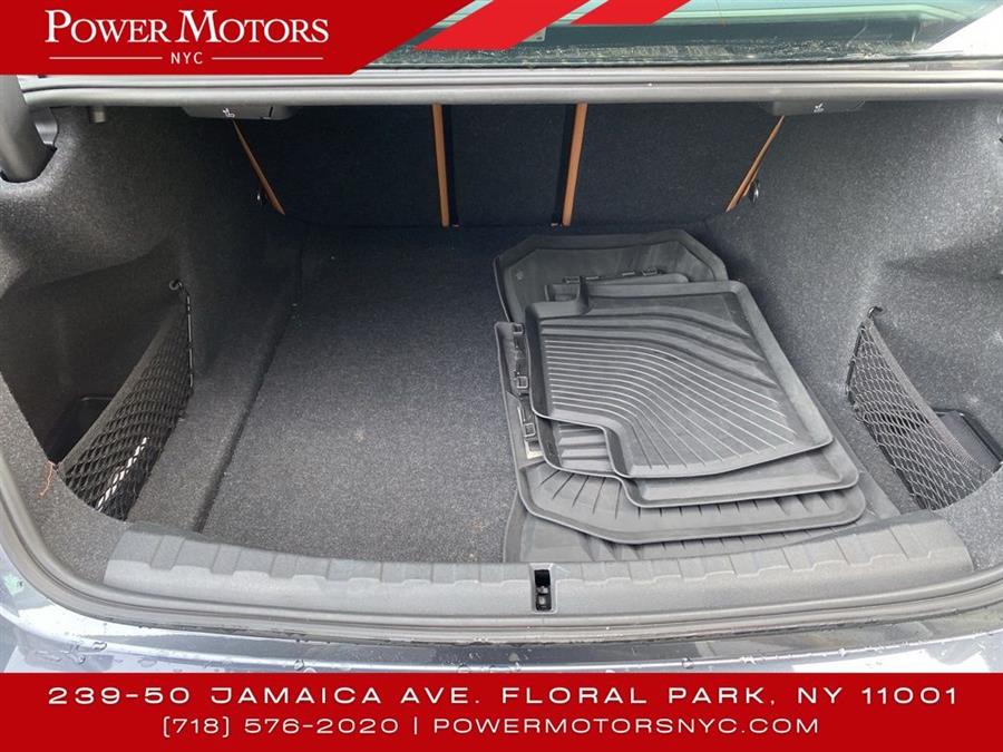 2020 BMW 3-Series 330i xDrive photo