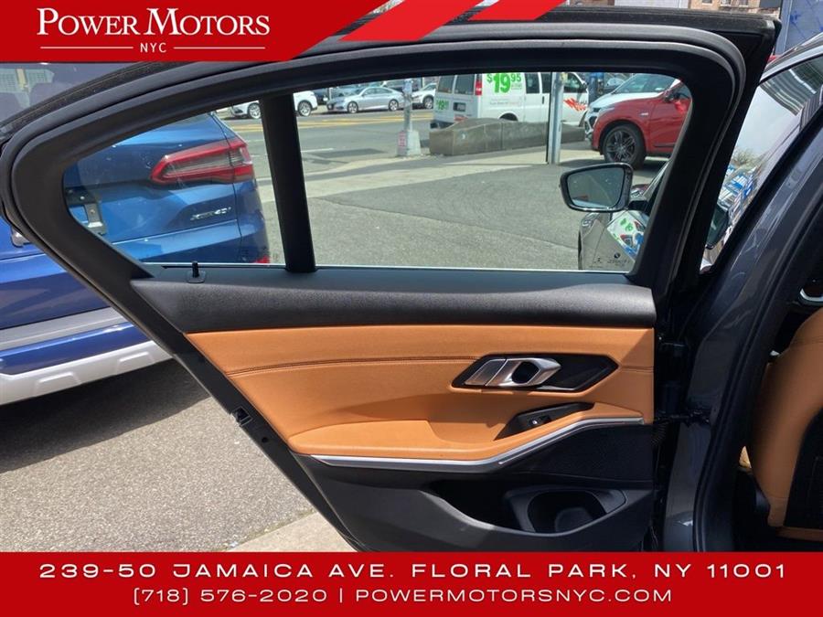 2020 BMW 3-Series 330i xDrive photo