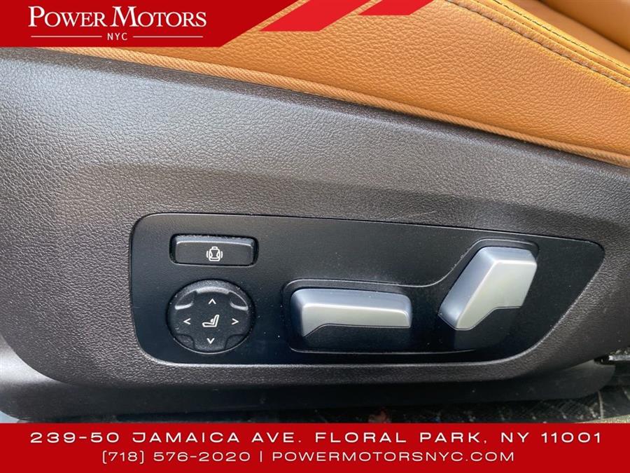 2020 BMW 3-Series 330i xDrive photo