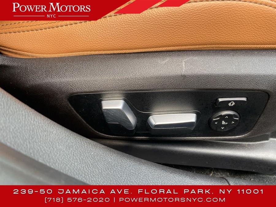 2020 BMW 3-Series 330i xDrive photo