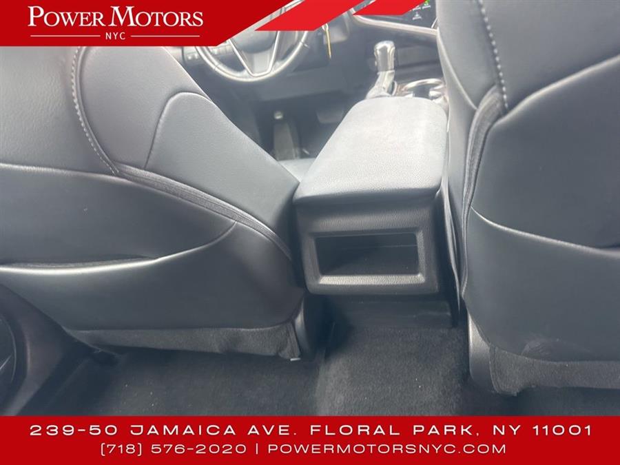 2022 Toyota Camry SE photo