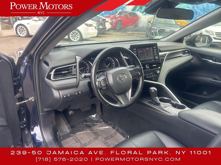 2022 Toyota Camry SE photo