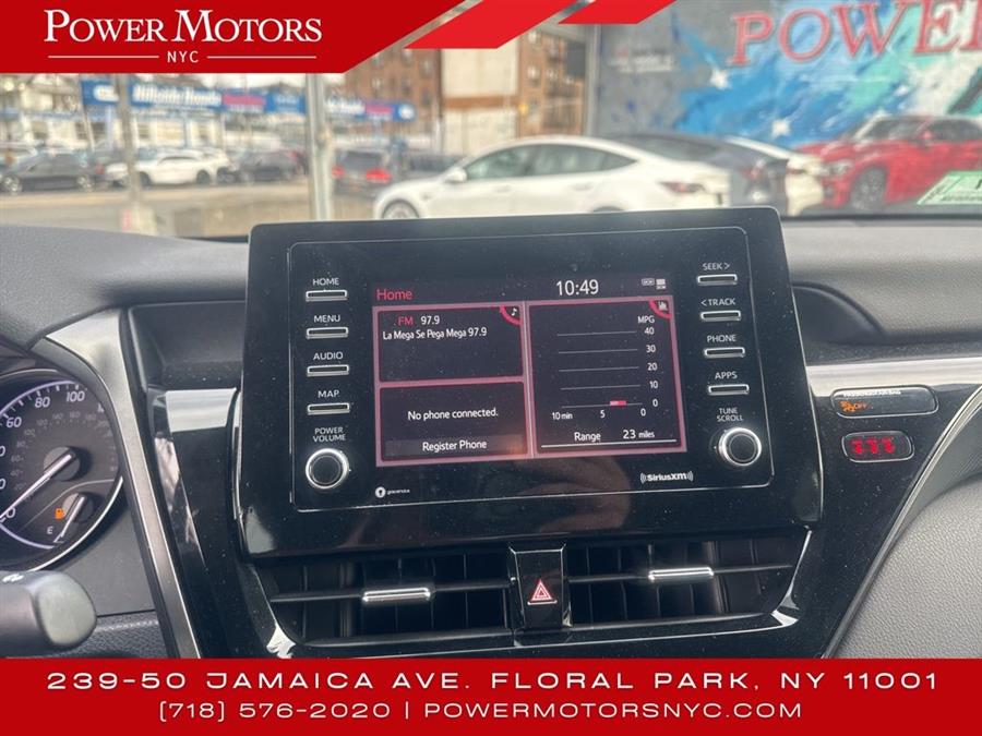 2022 Toyota Camry SE photo