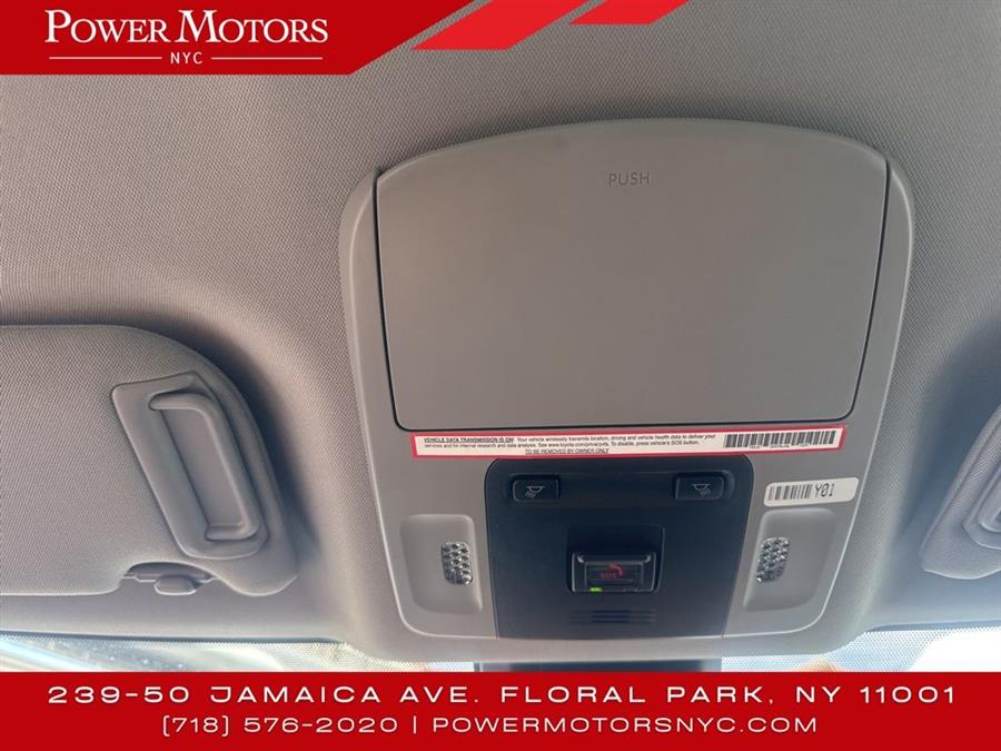 2022 Toyota Camry SE photo
