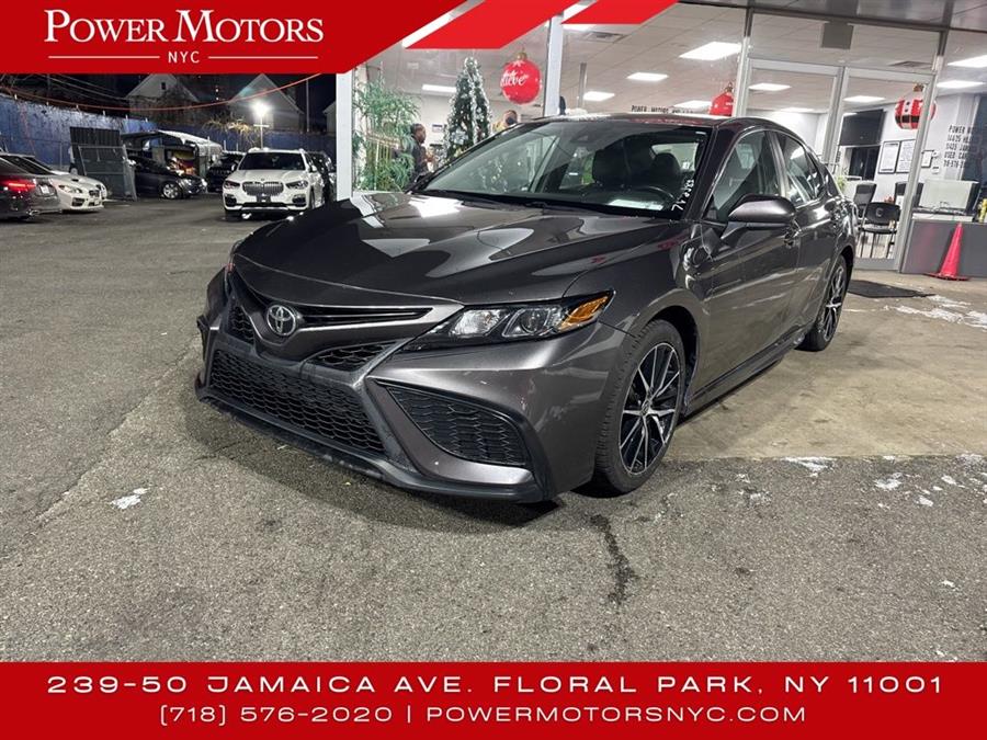 2021 Toyota Camry SE photo