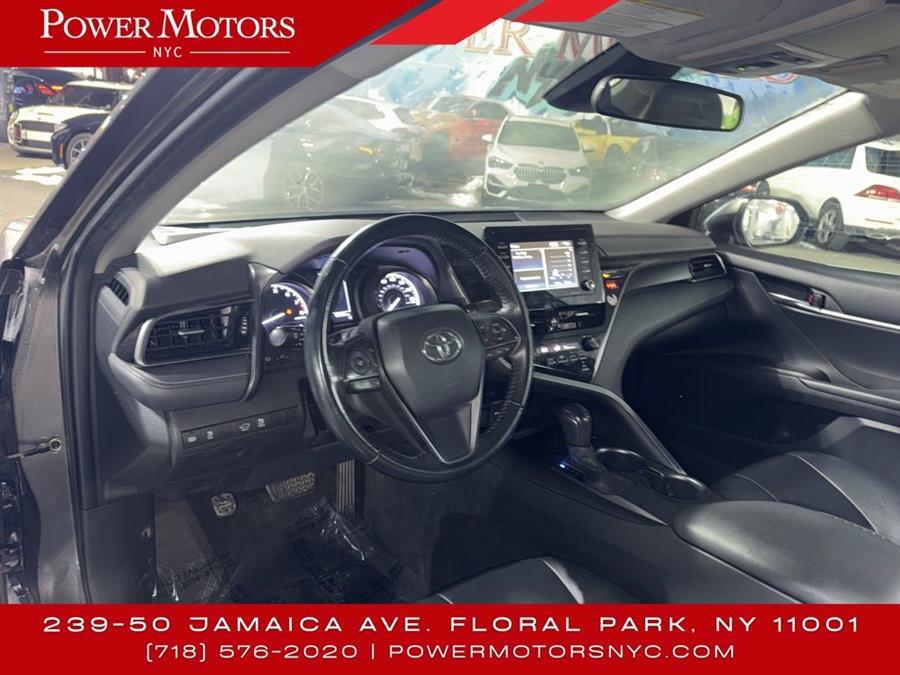 2021 Toyota Camry SE photo