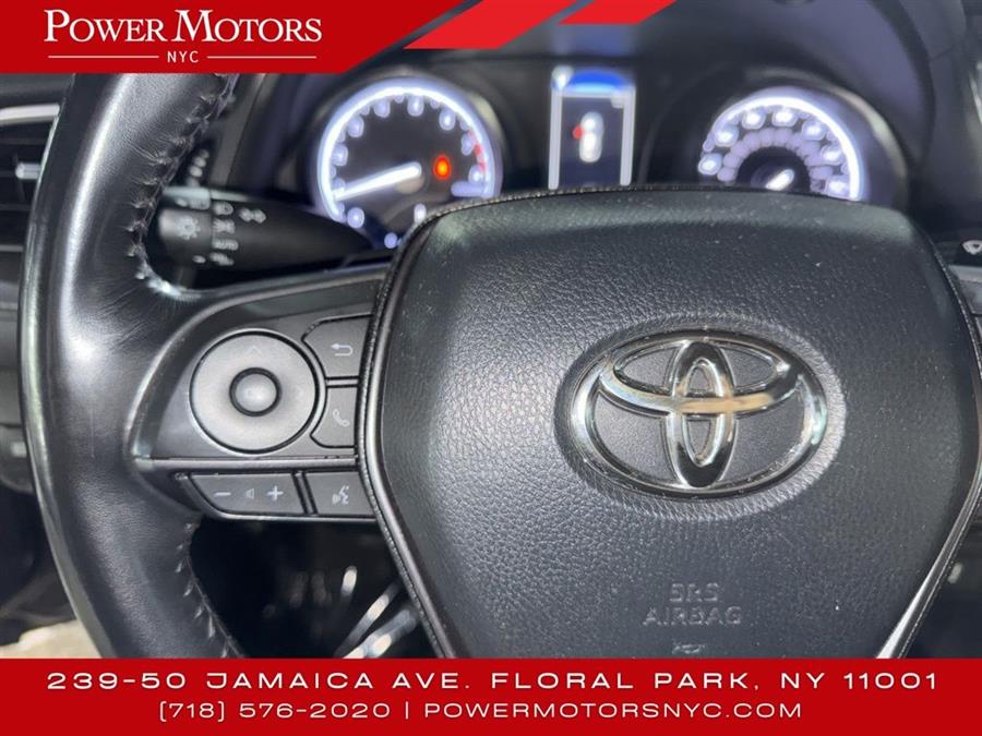 2021 Toyota Camry SE photo