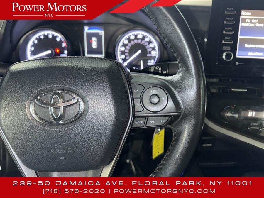 2021 Toyota Camry SE photo