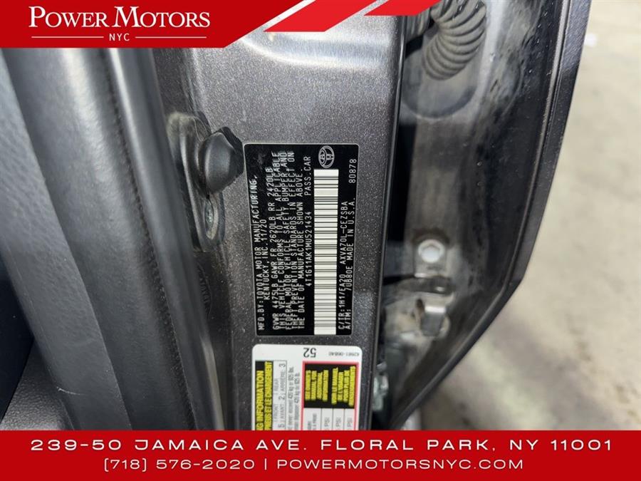 2021 Toyota Camry SE photo