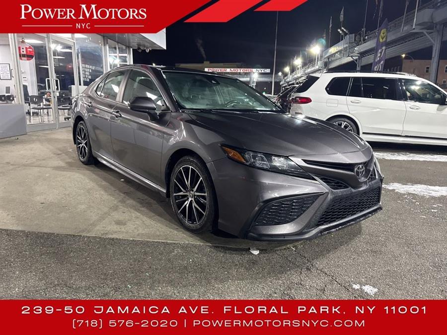 2021 Toyota Camry SE photo