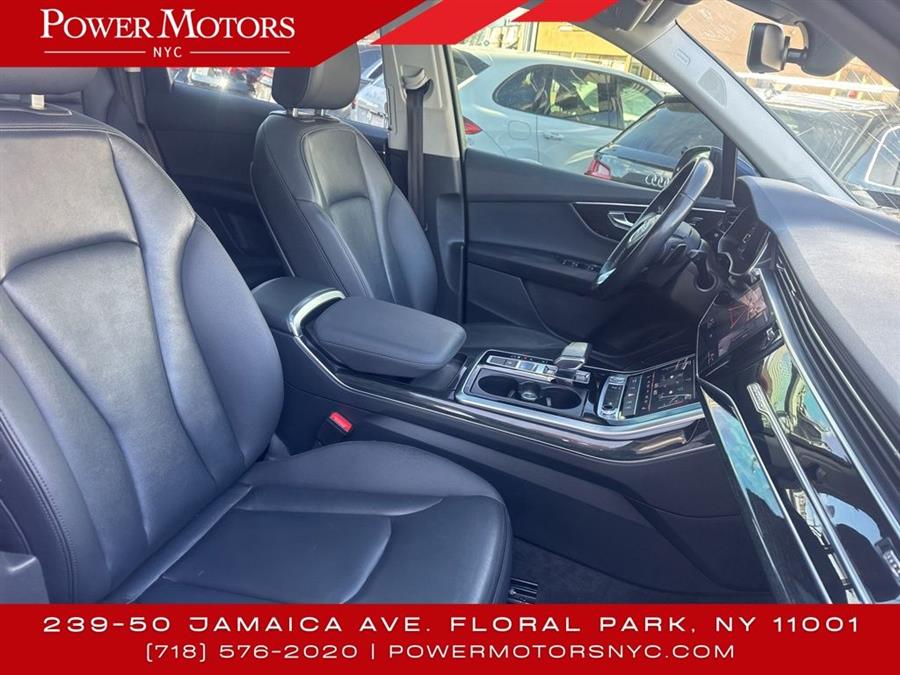 2020 Audi Q7 55 Premium Plus photo