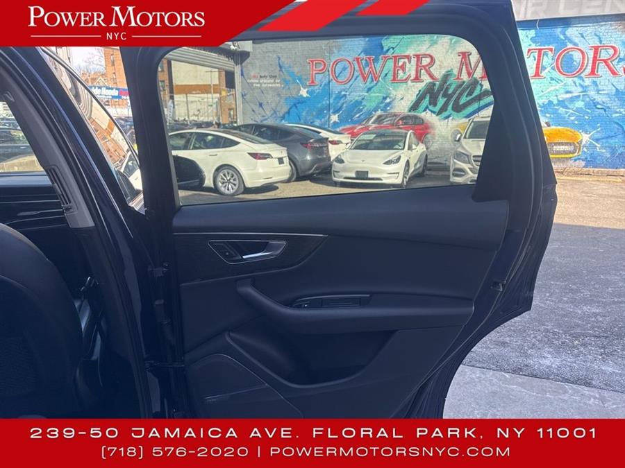 2020 Audi Q7 55 Premium Plus photo
