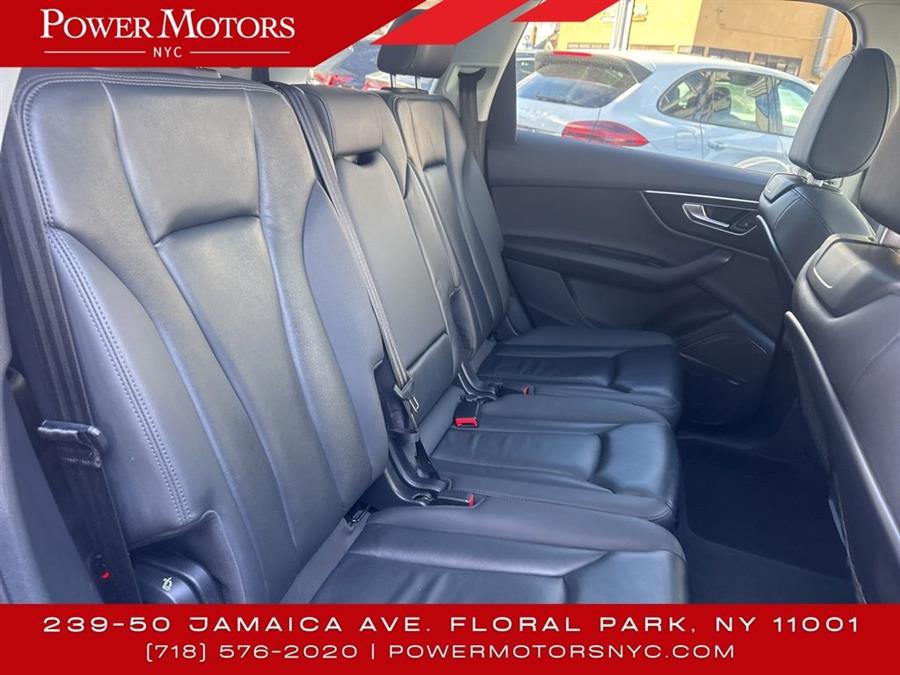 2020 Audi Q7 55 Premium Plus photo