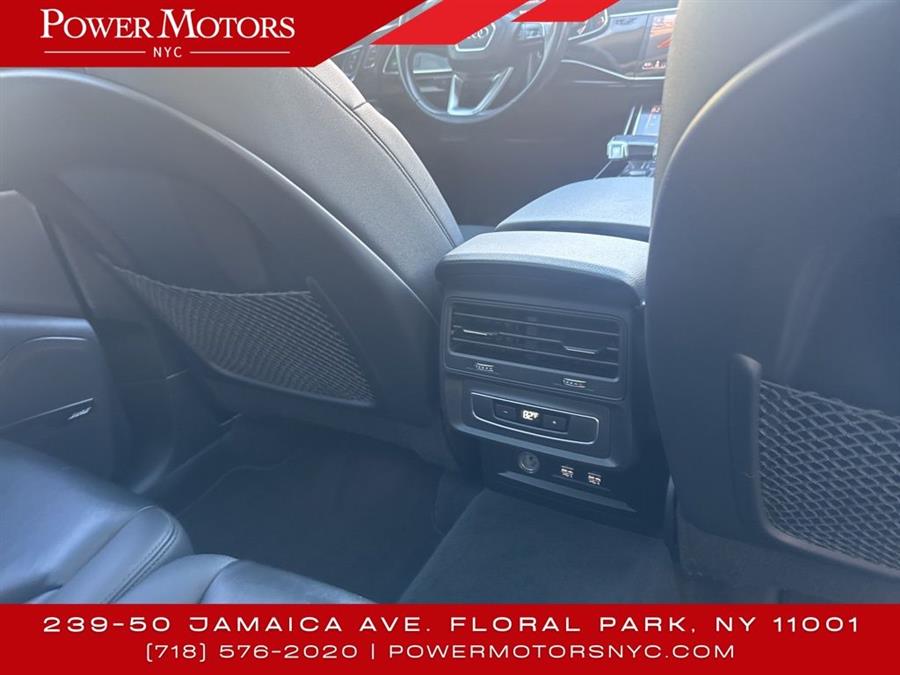 2020 Audi Q7 55 Premium Plus photo