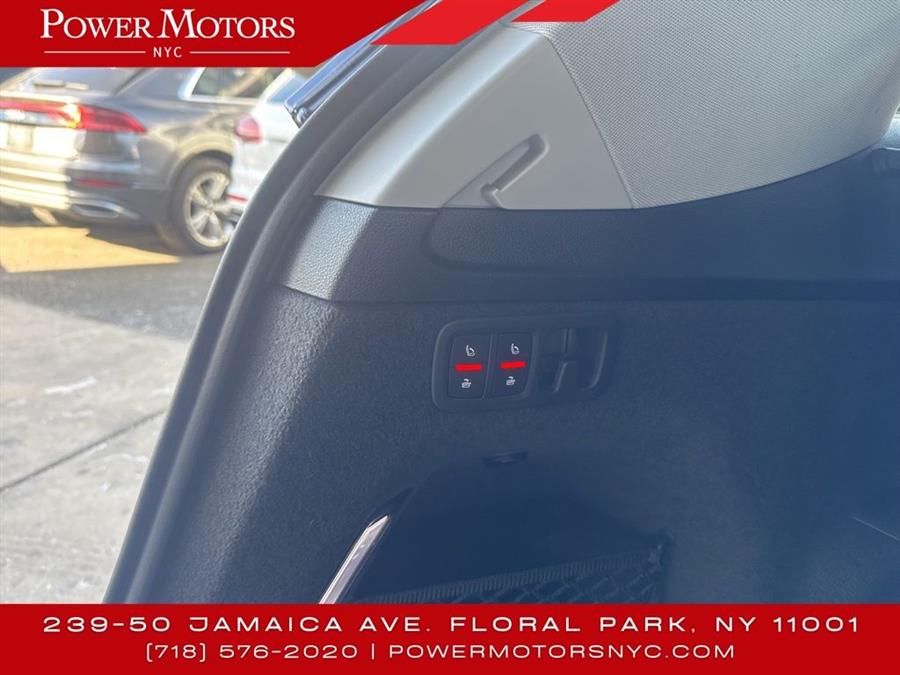 2020 Audi Q7 55 Premium Plus photo