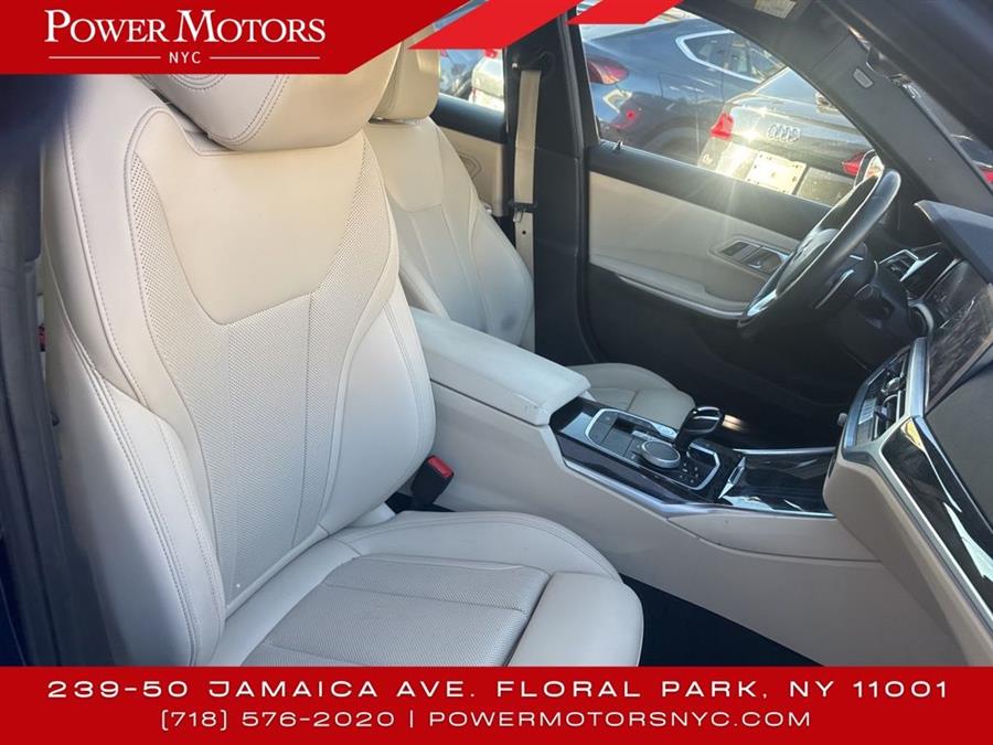 2022 BMW 3-Series 330i xDrive photo