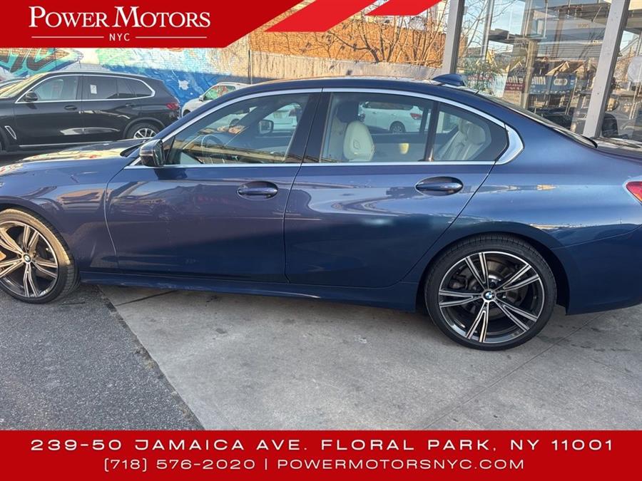 2022 BMW 3-Series 330i xDrive photo