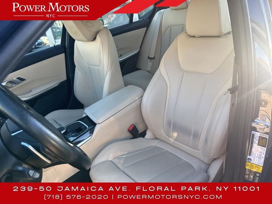 2022 BMW 3-Series 330i xDrive photo