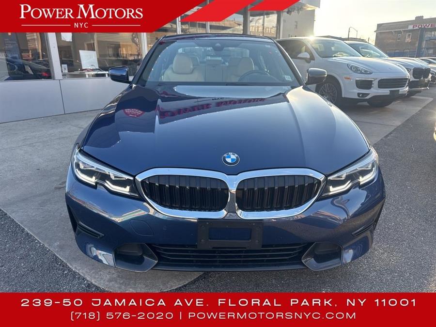 2022 BMW 3-Series 330i xDrive photo