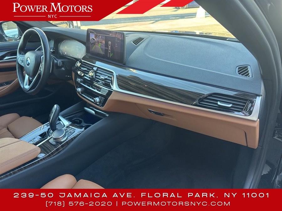 2022 BMW 5-Series 530i xDrive photo