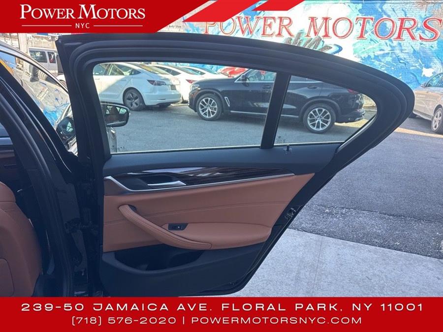 2022 BMW 5-Series 530i xDrive photo
