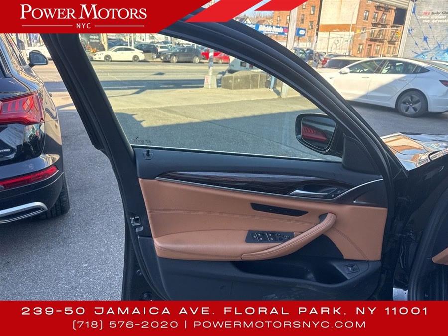 2022 BMW 5-Series 530i xDrive photo