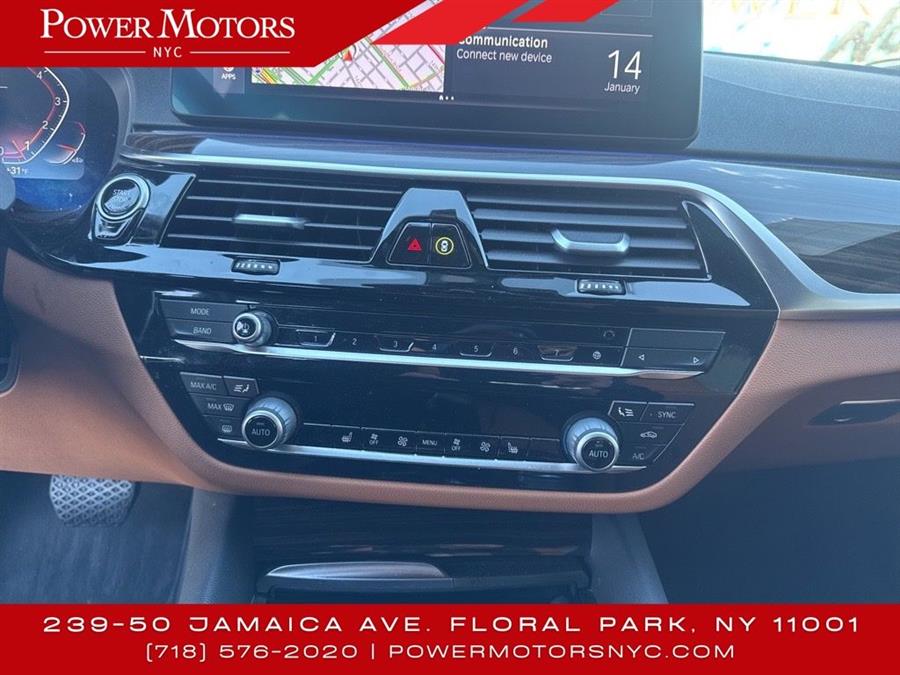 2022 BMW 5-Series 530i xDrive photo