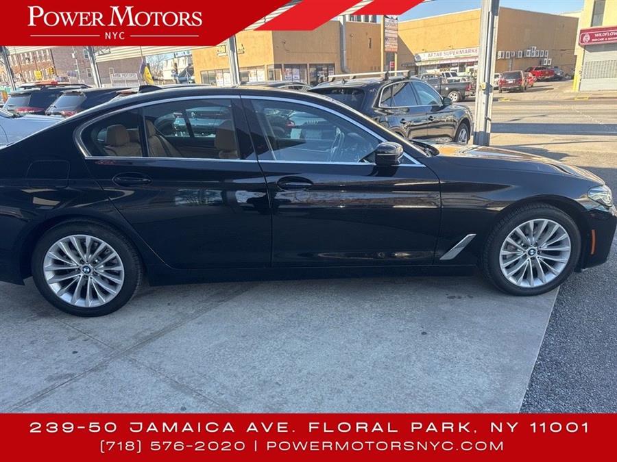 2022 BMW 5-Series 530i xDrive photo