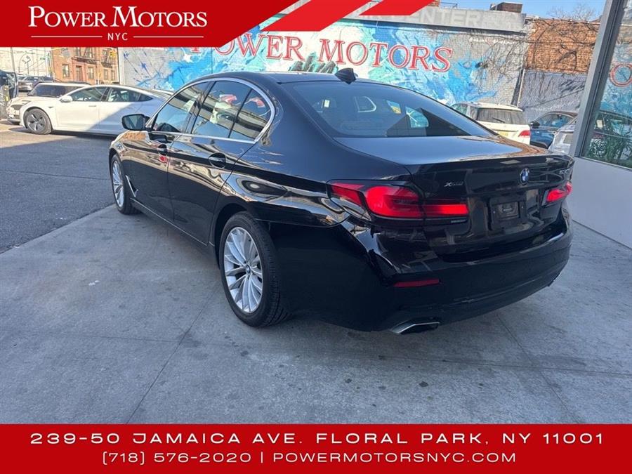 2022 BMW 5-Series 530i xDrive photo
