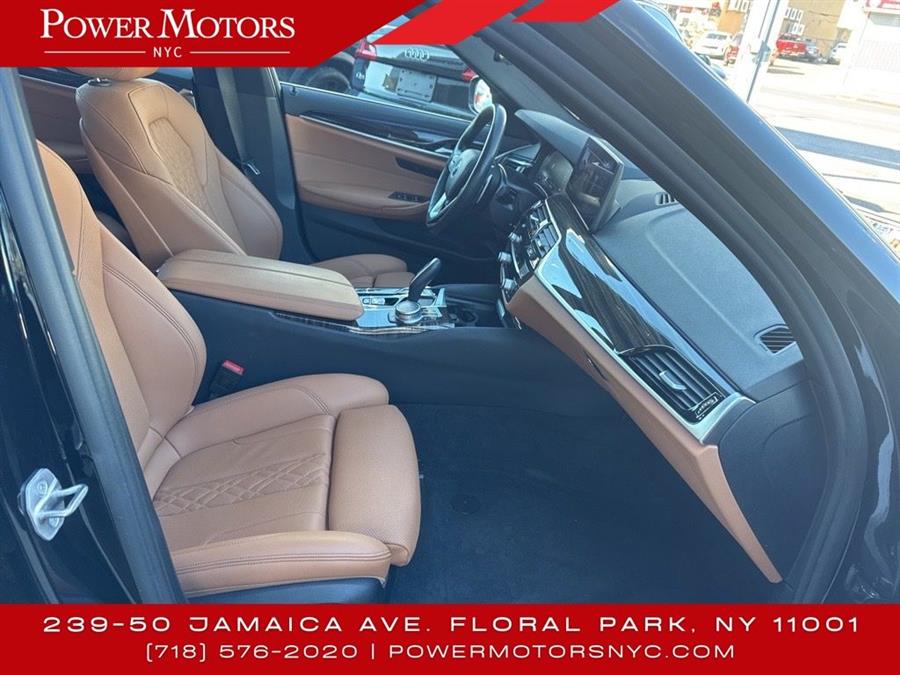 2022 BMW 5-Series 530i xDrive photo