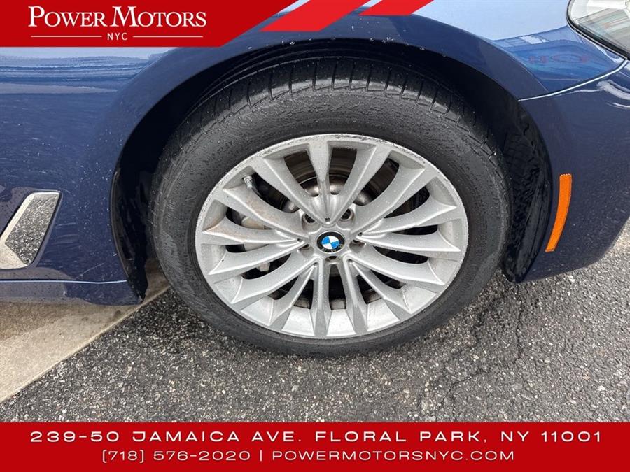 2021 BMW 5-Series 530i photo