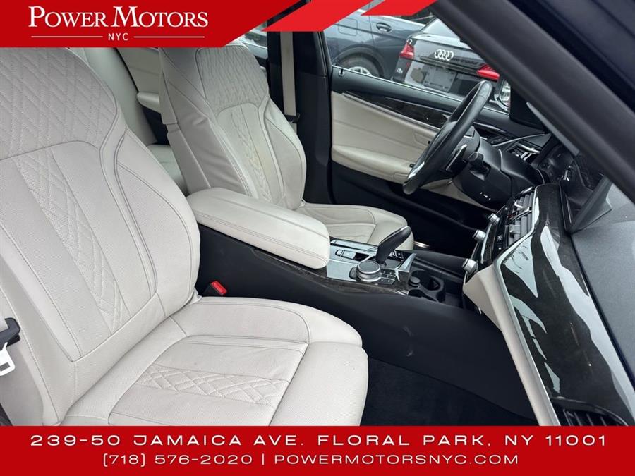 2021 BMW 5-Series 530i photo