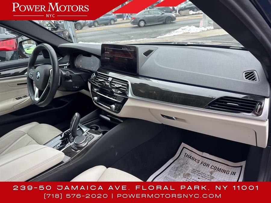2021 BMW 5-Series 530i photo