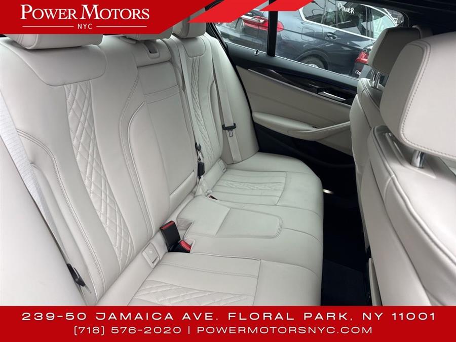 2021 BMW 5-Series 530i photo