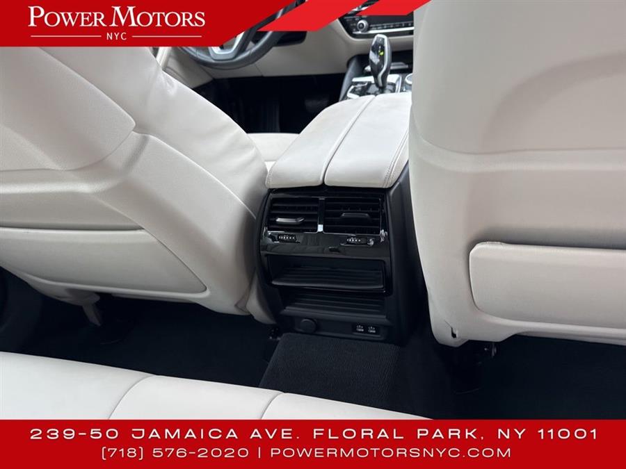 2021 BMW 5-Series 530i photo