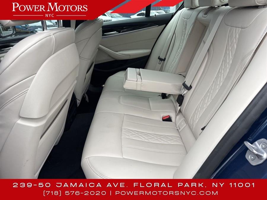 2021 BMW 5-Series 530i photo