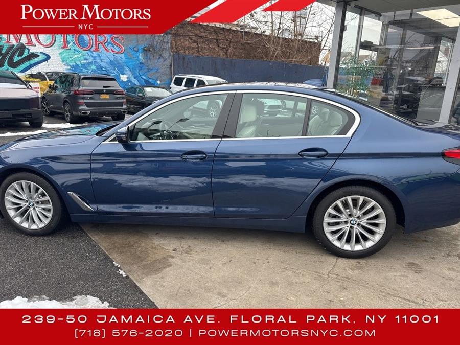 2021 BMW 5-Series 530i photo